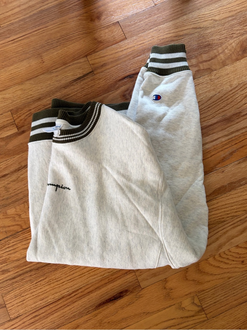 Champion - Picture 2 of 4